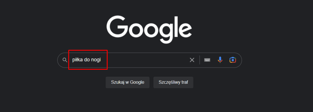 wyszukiwarka Google z frazą "piłka do nogi"
