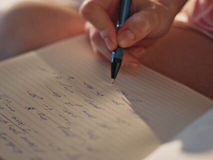 UX writing – czym jest? 10 zasad jego właściwego stosowania